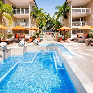 Resort Laguna On Hastings ***